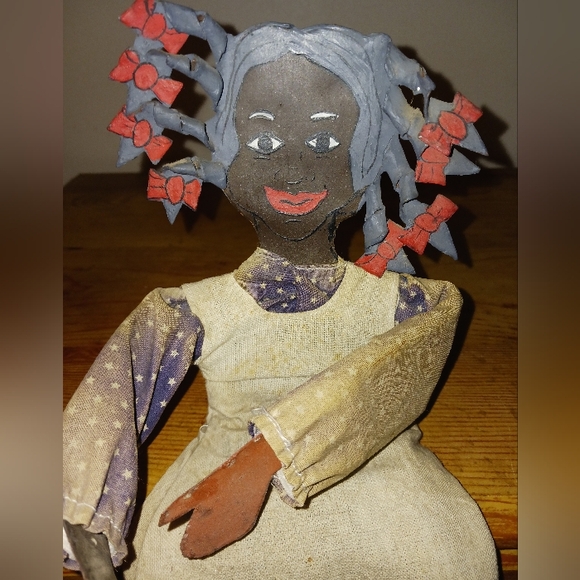 Really cute primitive sitting girl - Picture 2 of 4